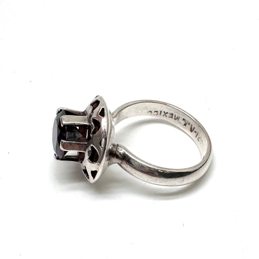 Vintage Taxco Sterling Silver and Amethyst Ring Size 6 3/4 - Picture 7 of 16